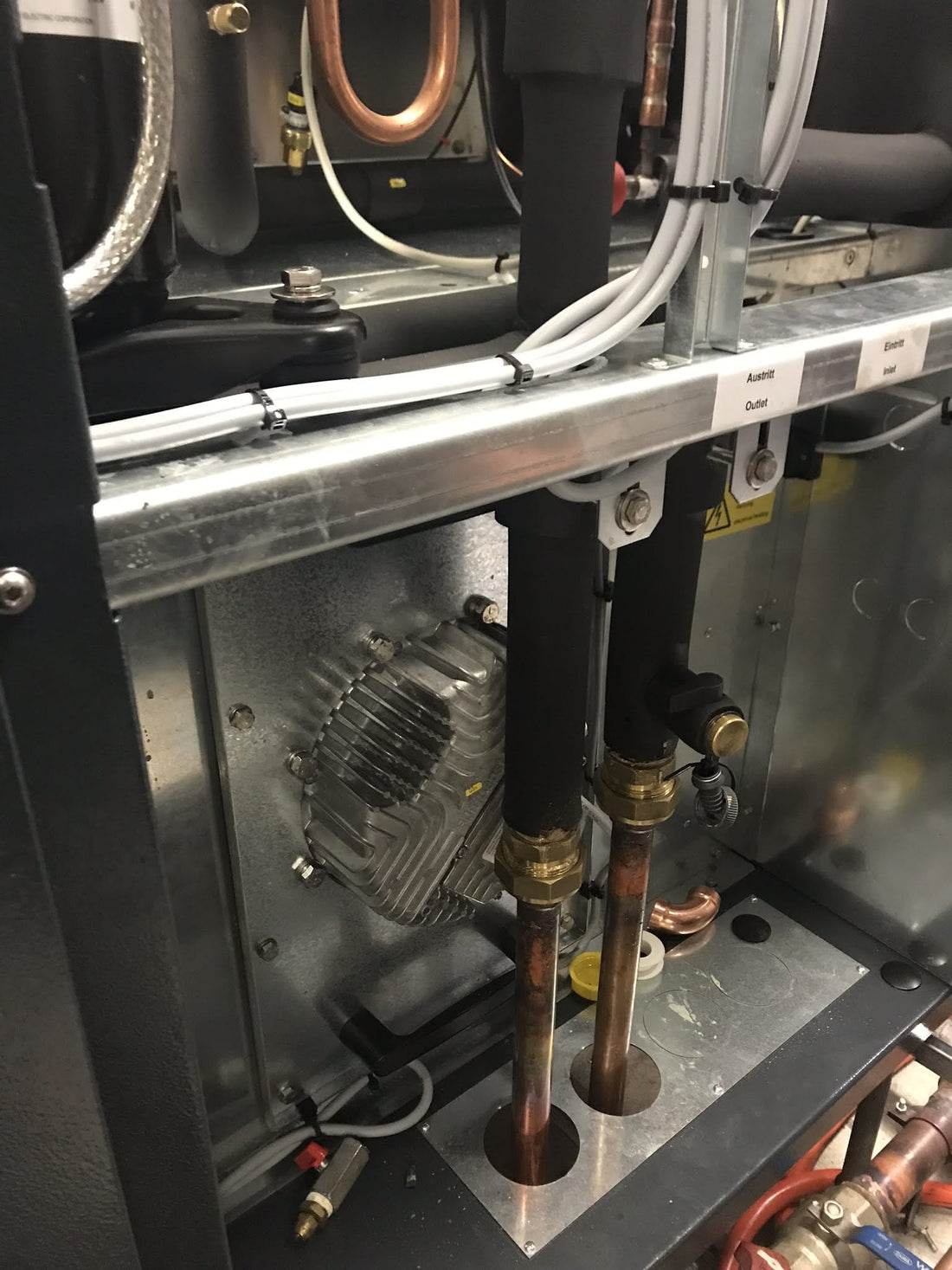 CDW CRAC Cooling Systems