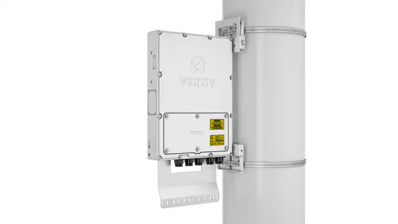 Vertiv™ Netsure™ IPE Outdoor DC Power System, white power unit mounted on pole, angled view